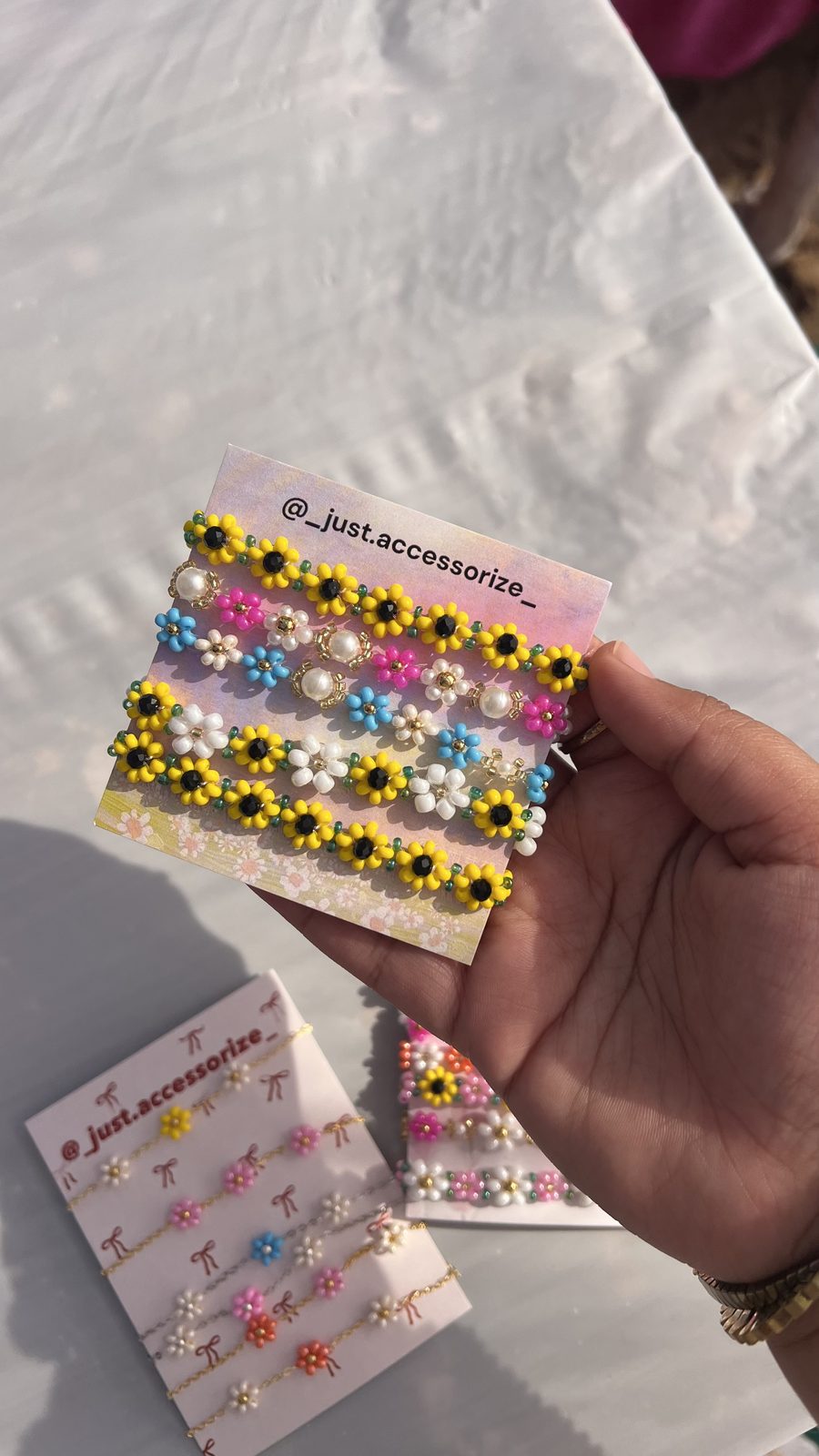 Hand beaded daisy bracelet thumbnail