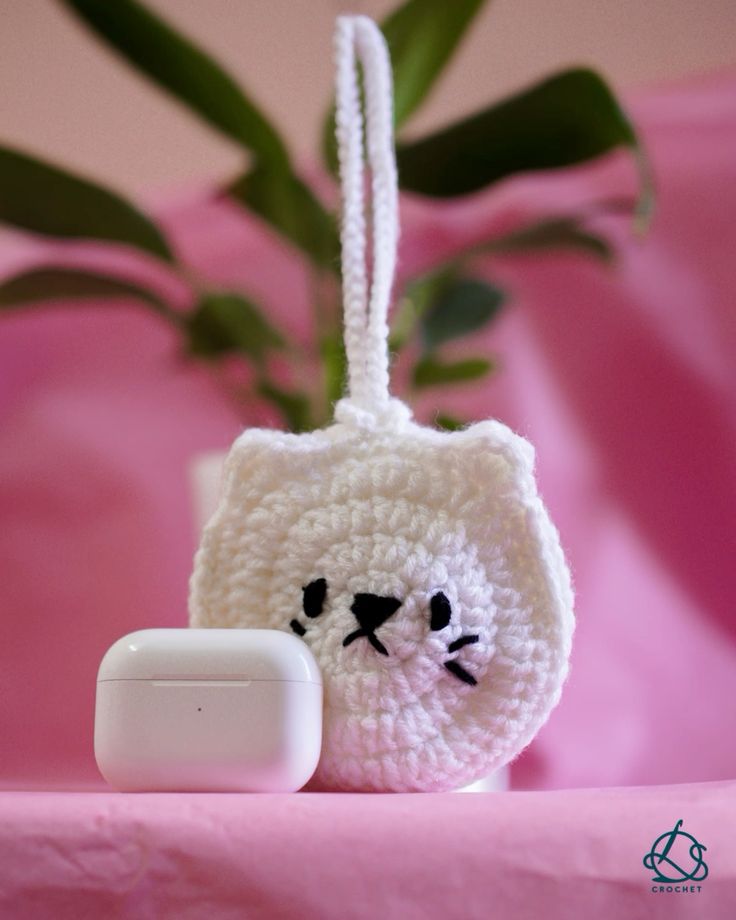 SMALL POUCH