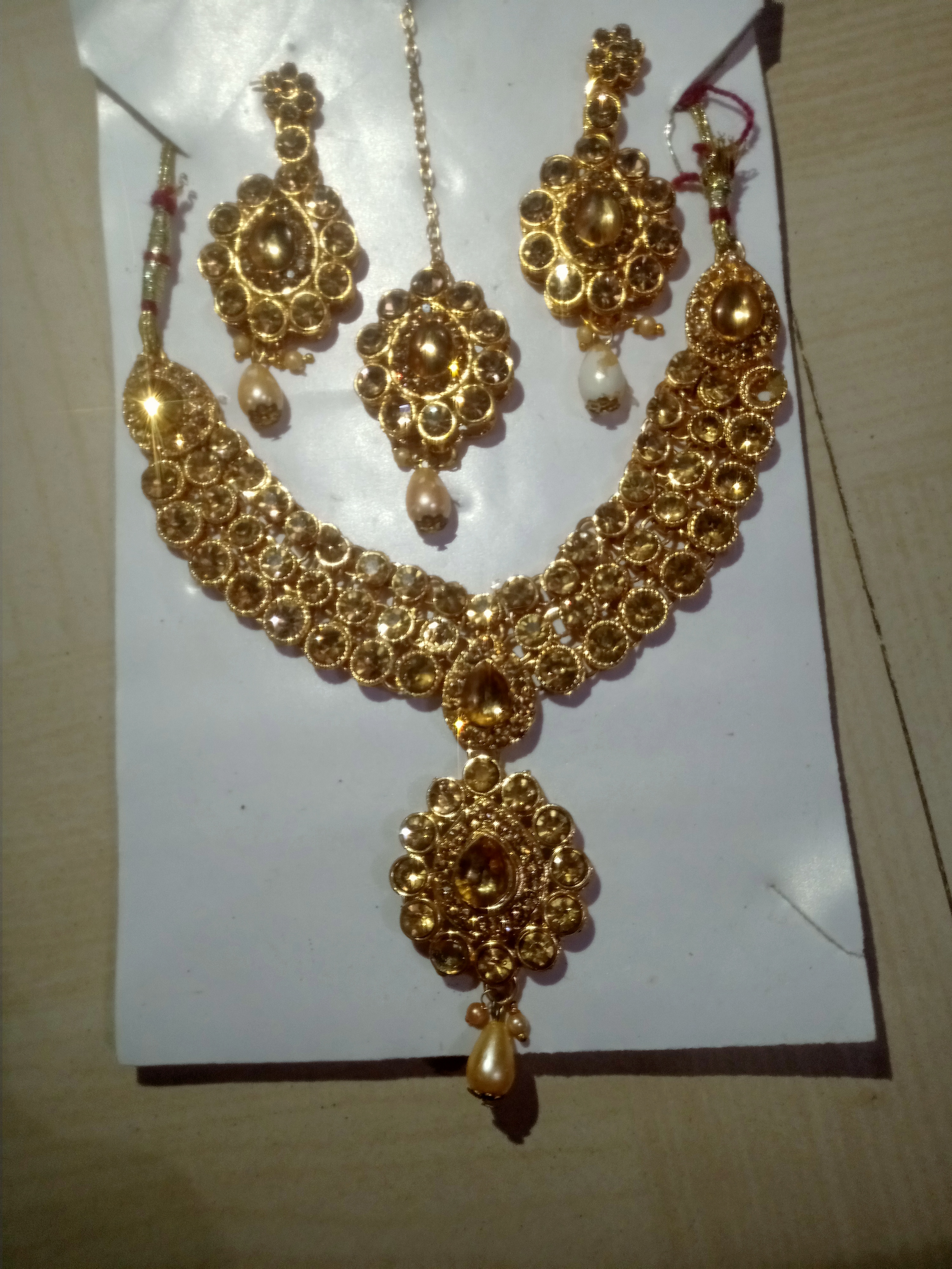 2nd handed jwellery set for performances and all